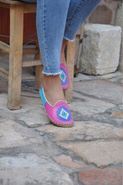 Alternative view of Pembe Turkuaz Babet Model Desenli Çarık BMC17