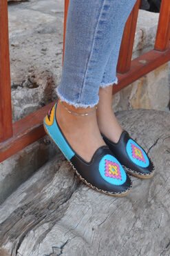 Alternative view of Siyah Turkuaz Babet Model Desenli Çarık BMC18