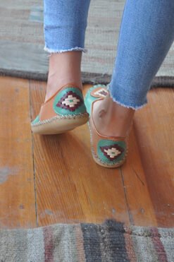 Alternative view of Mat Yeşil Taba Babet Model Desenli Çarık BMC19