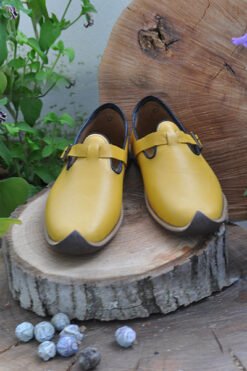 Alternative view of Sarı Tokalı Model Çarık TMC02